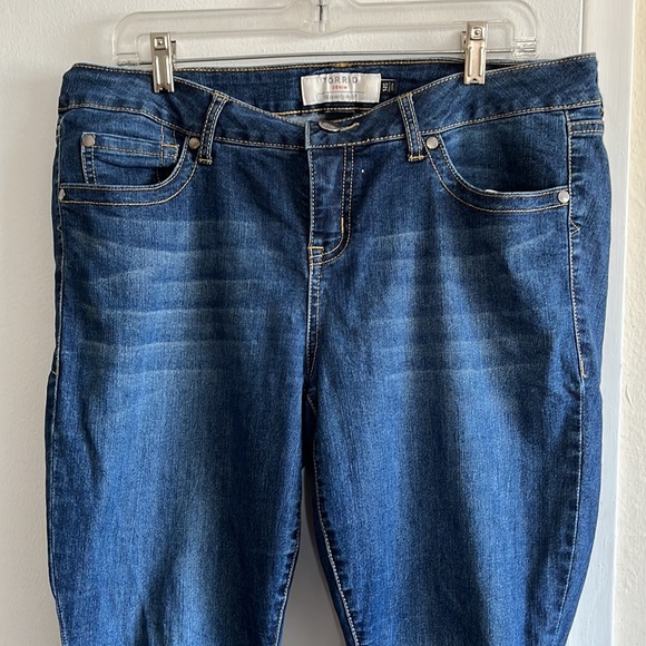 Torrid straight leg blue jeans. Size 14S. - Picture 3 of 4